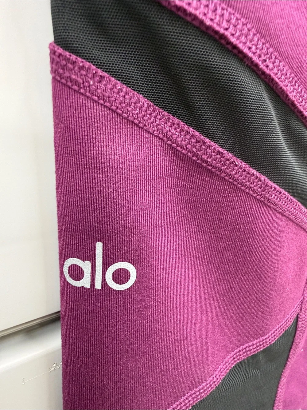 Alo fuchsia, color Active Capri Leggings